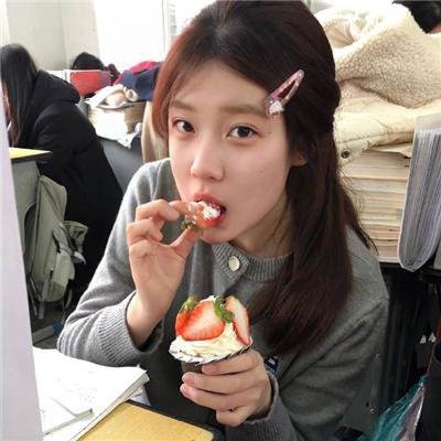 冰属性男子与酷酷女同事